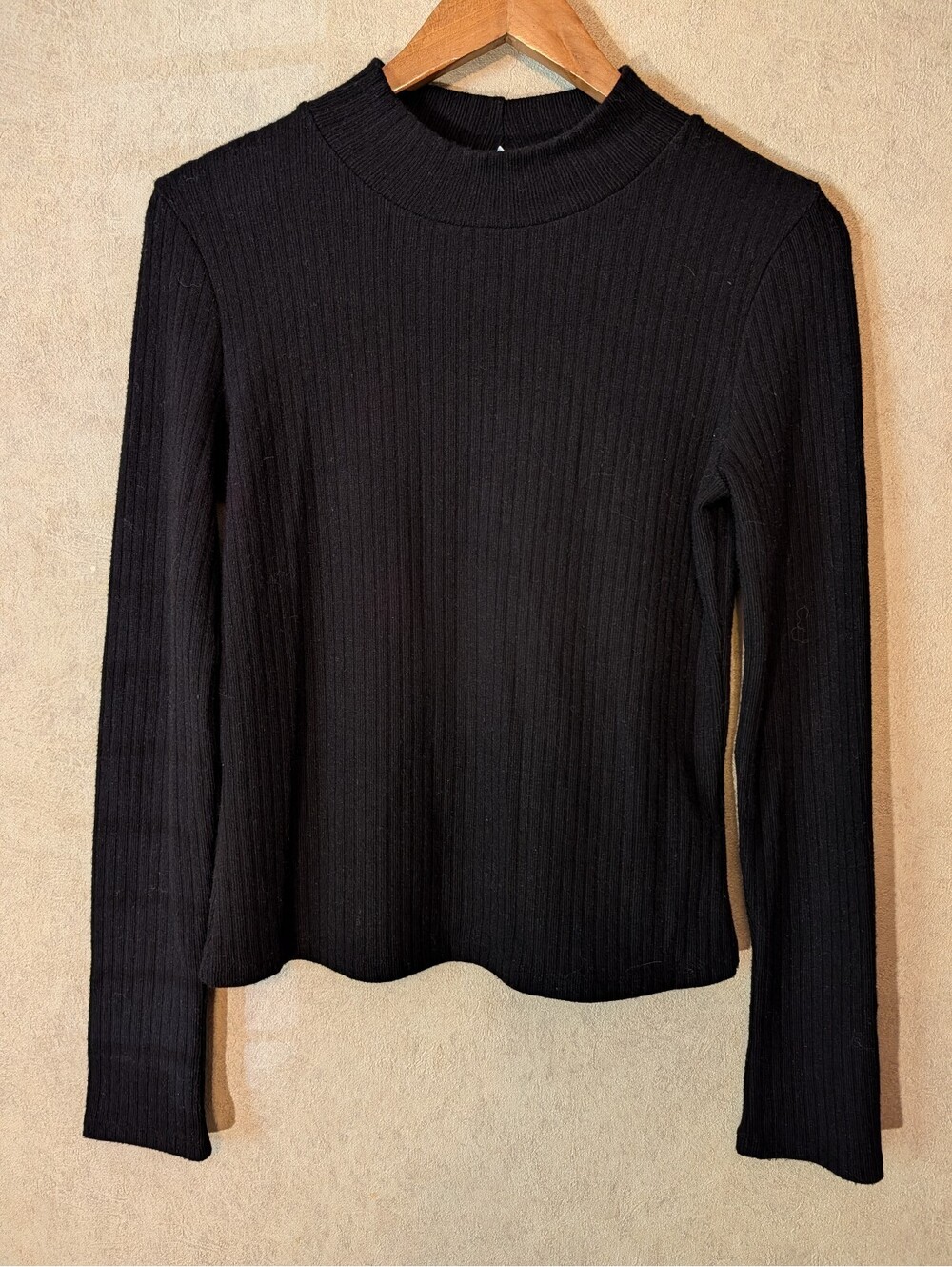 VINCE black ribbed fitted sweater sz M
